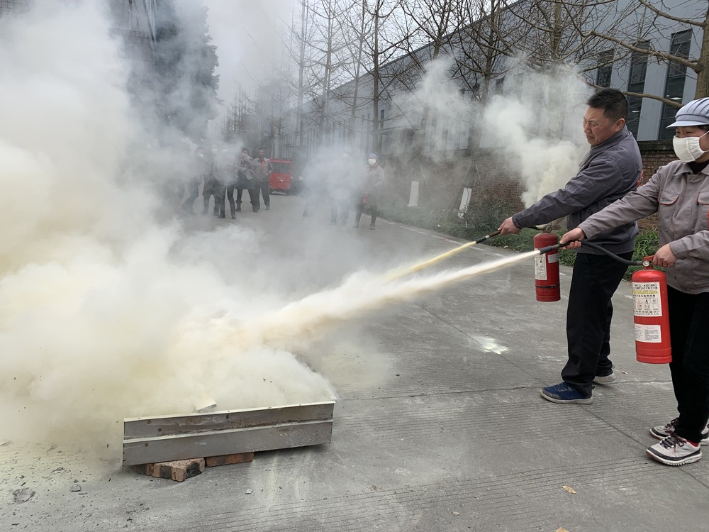 滅火器滅火 (1).JPG