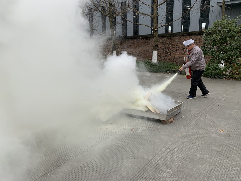 滅火器滅火 (2).JPG